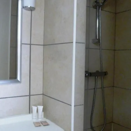 3 Pieces Ideallement Situe *